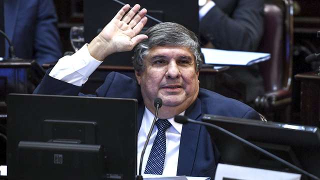 El peronismo al rescate de quienes se benefician con el DNU de Milei