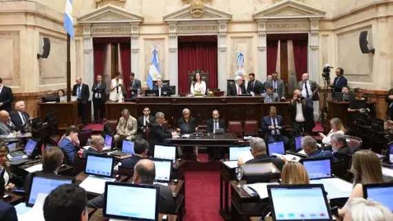 Se pospuso la sesión por la ley de propiedad privada… de usurpadores capitalistas