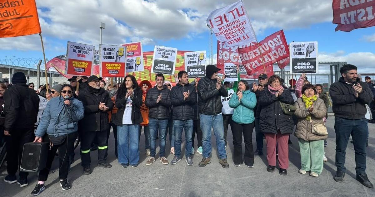 Acto del comité del Frente de Izquierda en Mercado Libre: “Hay que organizarse contra la usura de Galperin”