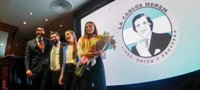 Lanzamiento de la "Carlos Menem" en el Hotel Presidente. Lanzamiento de la "Carlos Menem" en el Hotel Presidente.
