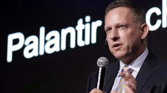 ¿Qué intereses tienen Thomas Dinanno y Peter Thiel en Arsat?