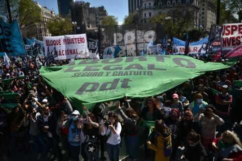 pañuelazo fuera manzur plaza de mayo mujeres pañuelazo fuera manzur plaza de mayo mujeres