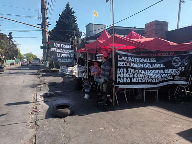 El bloqueo en Pirelli.