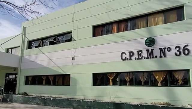 Zapala: El gobierno de Figueroa expone a estudiantes y trabajadores de la educación a obras de demolición