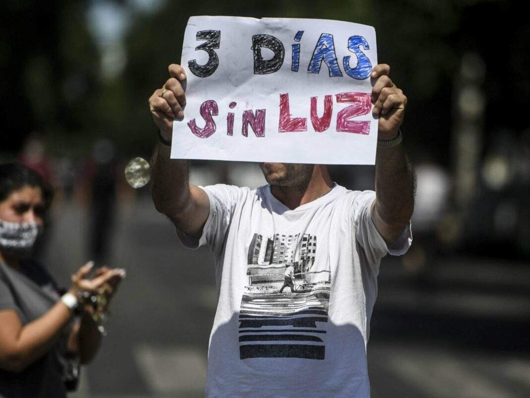 verano cortes de luz vecinos protesta verano cortes de luz vecinos protesta