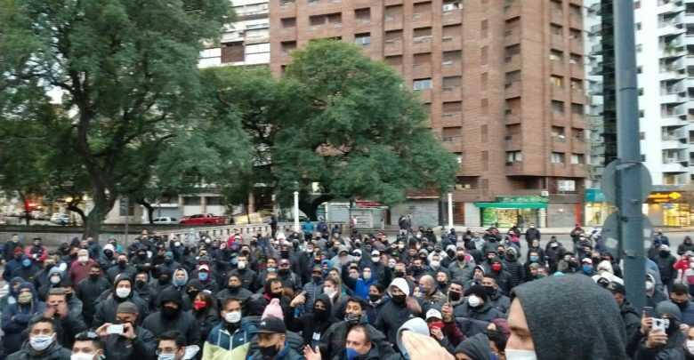 Continúan las movilizaciones de los choferes por el centro de la ciudad Continúan las movilizaciones de los choferes por el centro de la ciudad